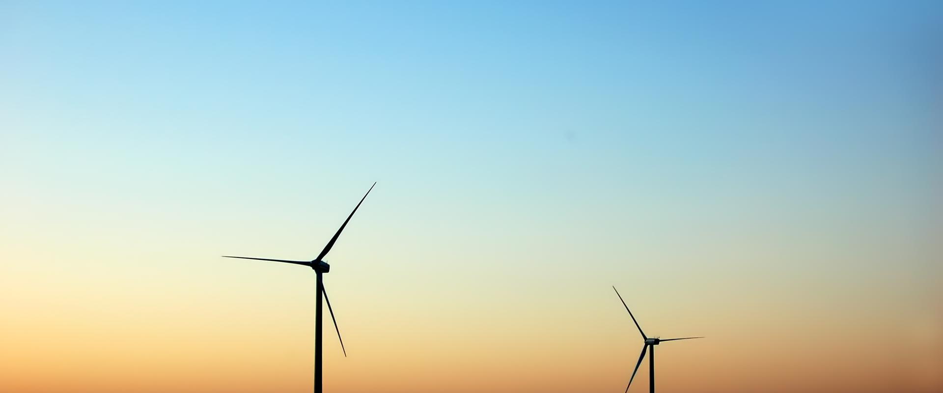 <a href="https://www.freepik.com/free-photo/wind-fans_945358.htm#query=eolic&position=16&from_view=search&track=ais&uuid=6b089d6a-3f2f-4797-8900-445519dac914">Image by bedneyimages</a> on Freepik